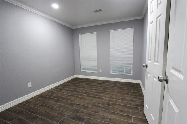 Building Photo - 10406 Townhall Ln