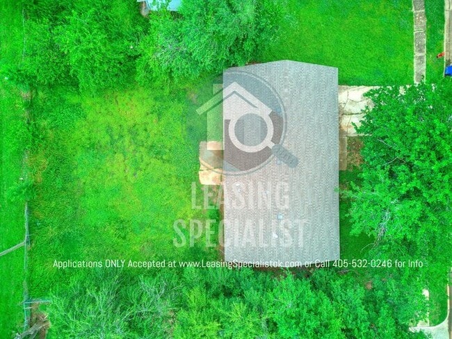 Building Photo - Adorable Norman 3 Bed 1.5 Bath House!