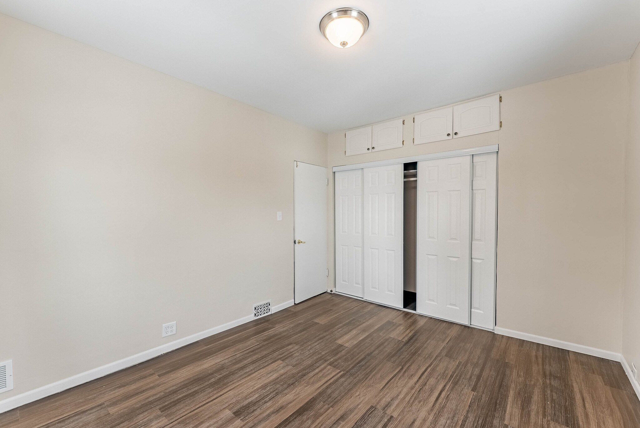 Building Photo - 125 S Main St