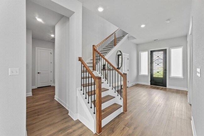 Building Photo - 1801 Headwaters Blvd