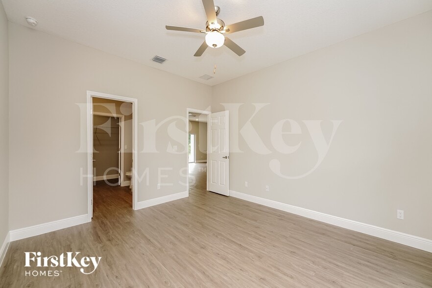 Building Photo - 2867 Tivoli Ave SE