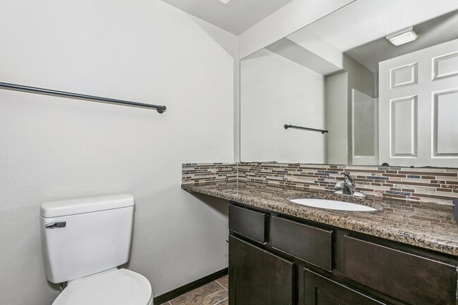 Building Photo - 318 Harvest Ln