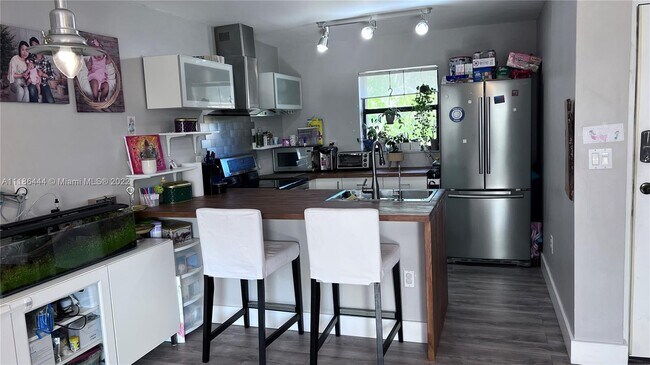 Building Photo - 10835 NW 7th St