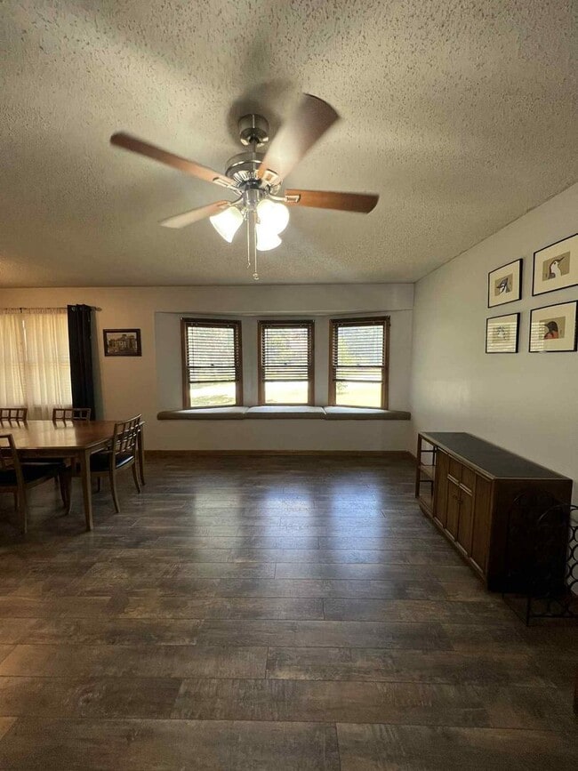 Building Photo - COMING SOON: MOVE IN SPECIAL: HALF OFF FIR...