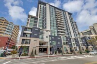 Building Photo - 425 W Beech St