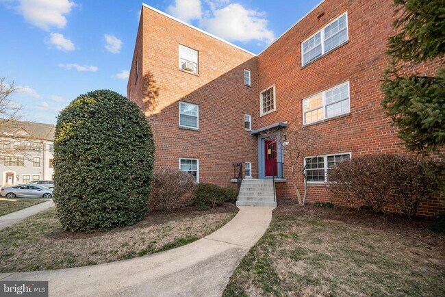 Building Photo - 5310 8th Rd S