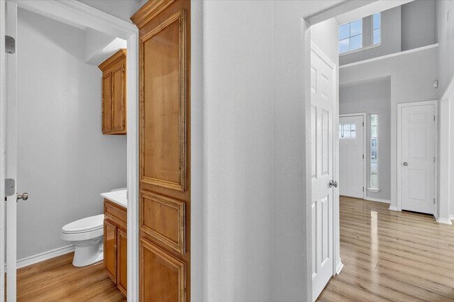 Building Photo - 6901 Windy Cove Cir