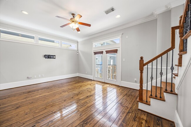 Building Photo - 1126 W 23rd St