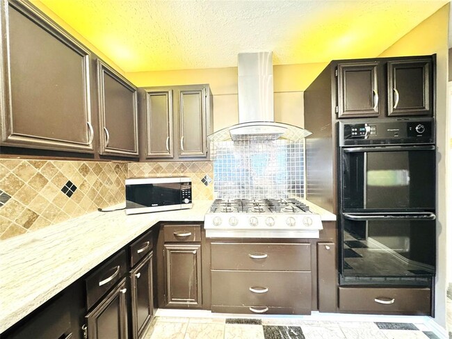 Building Photo - 3115 Ashford Bend Dr