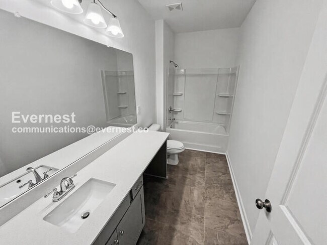 Building Photo - 3231 Briar Chapel Dr