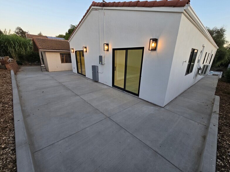 Building Photo - 13992 Putney Rd