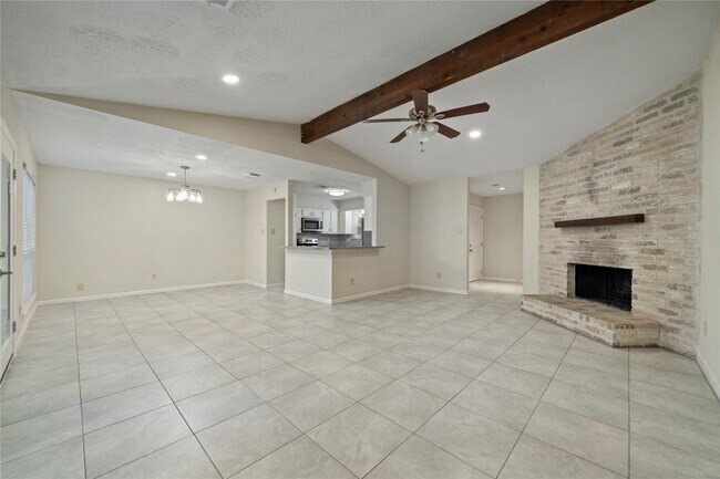 Building Photo - 12143 Stone W Dr