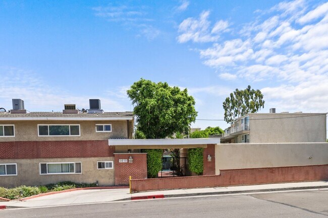Building Photo - 4610 Densmore Ave