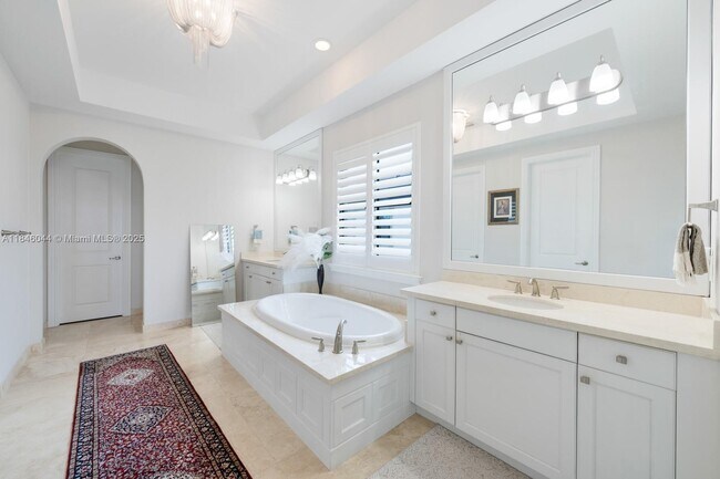 Building Photo - 8545 Watercrest Cir E