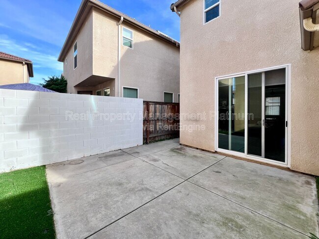 Building Photo - 3623 Etchings Way