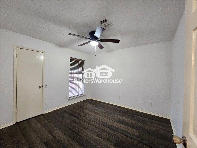 Building Photo - 1322 Valley Landing Dr