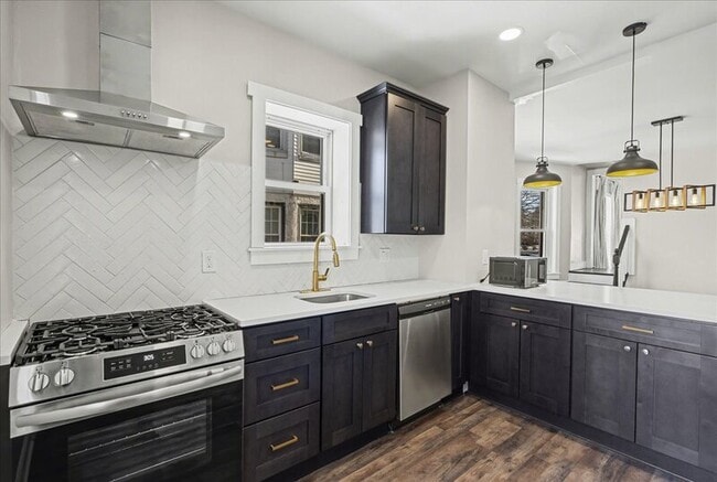 Building Photo - 515 Harrison Ave