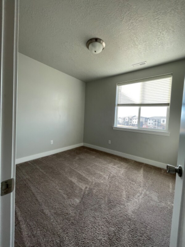 Building Photo - 761 N 260 W