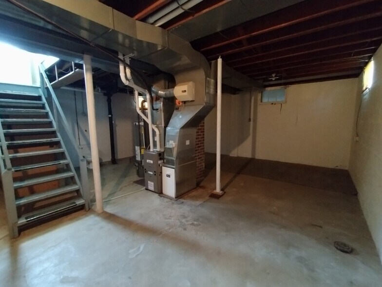 Building Photo - 2116 S Clinton St