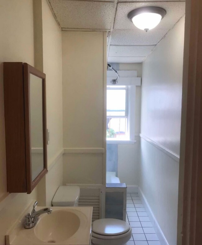 Building Photo - 118 Seabury St
