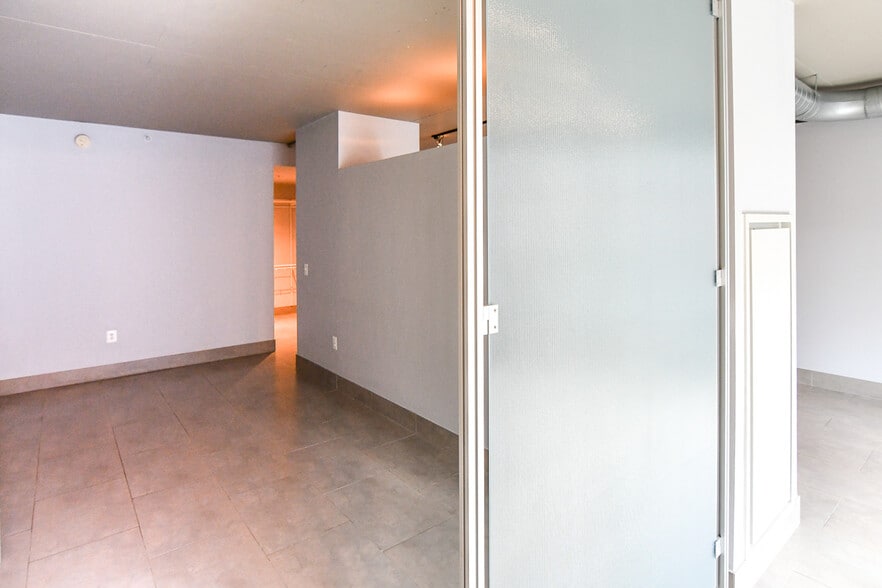 Building Photo - 1133 14th St NW