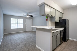 Building Photo - Grand at Westchase