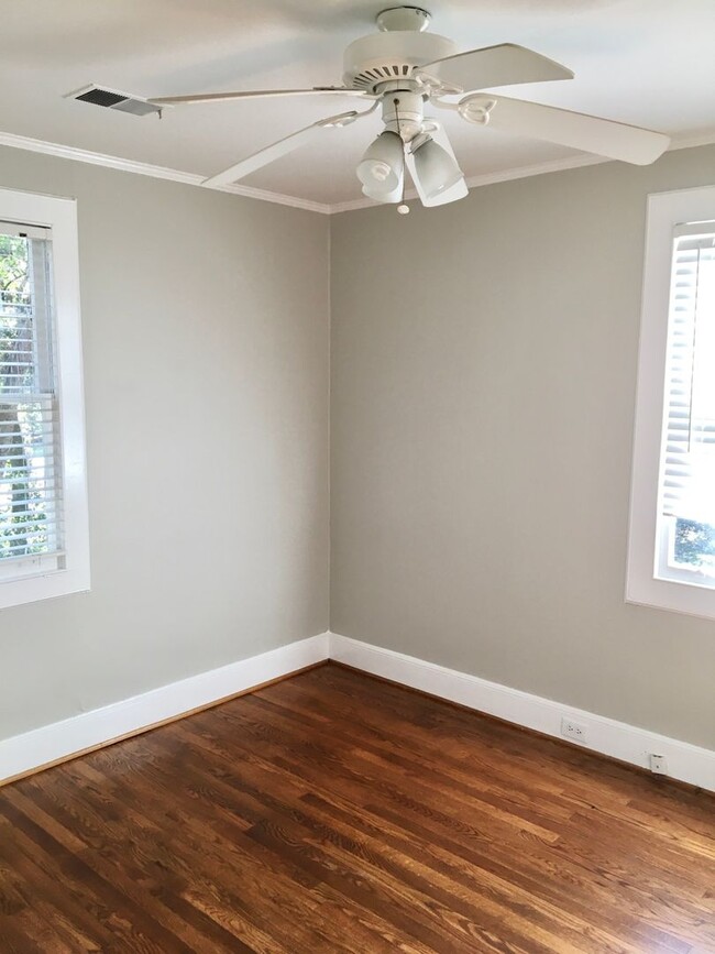 Building Photo - Forest Acres