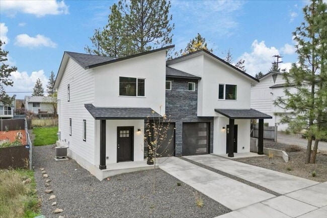 Primary Photo - Modern Comfort Meets Urban Convenience – B...