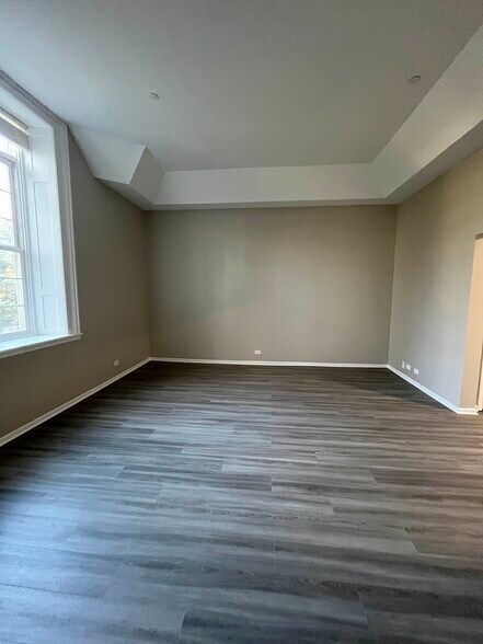 Building Photo - 333 S Jefferson St