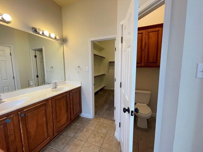 Building Photo - 3664 Fossilwood Way