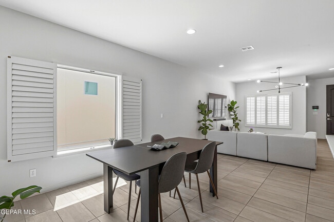 Building Photo - 14941 Tierra Coruna Ave