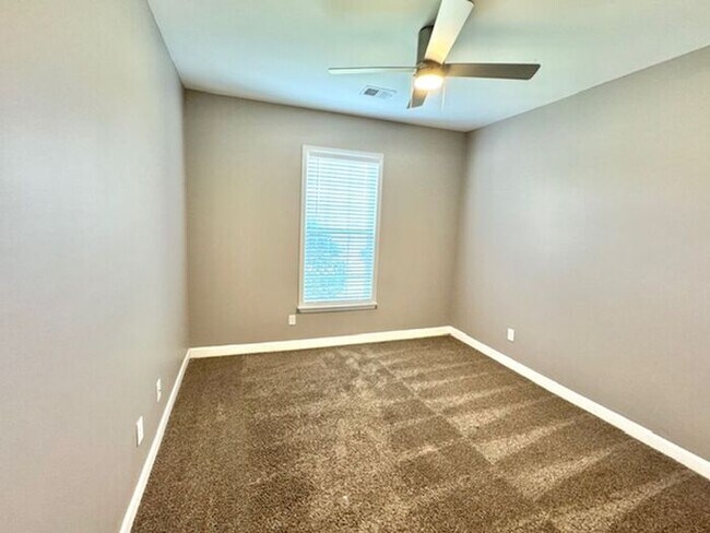 Building Photo - Now Leasing A 5 Bedroom 3 Bath Home In Oli...