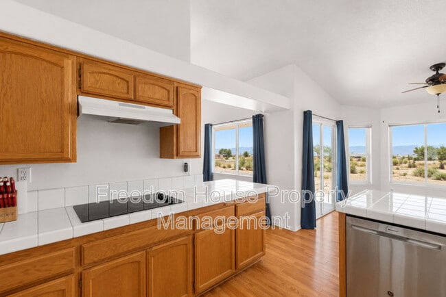 Building Photo - 2250 S Ambush St