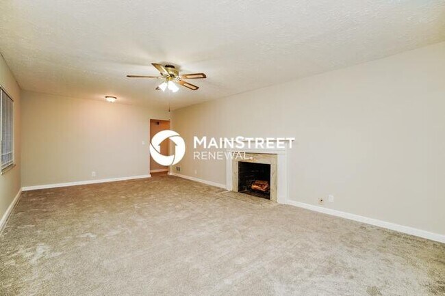 Building Photo - 3 Bedroom Pet-Friendly Home in COLUMBUS, OH with Main Street Renewal