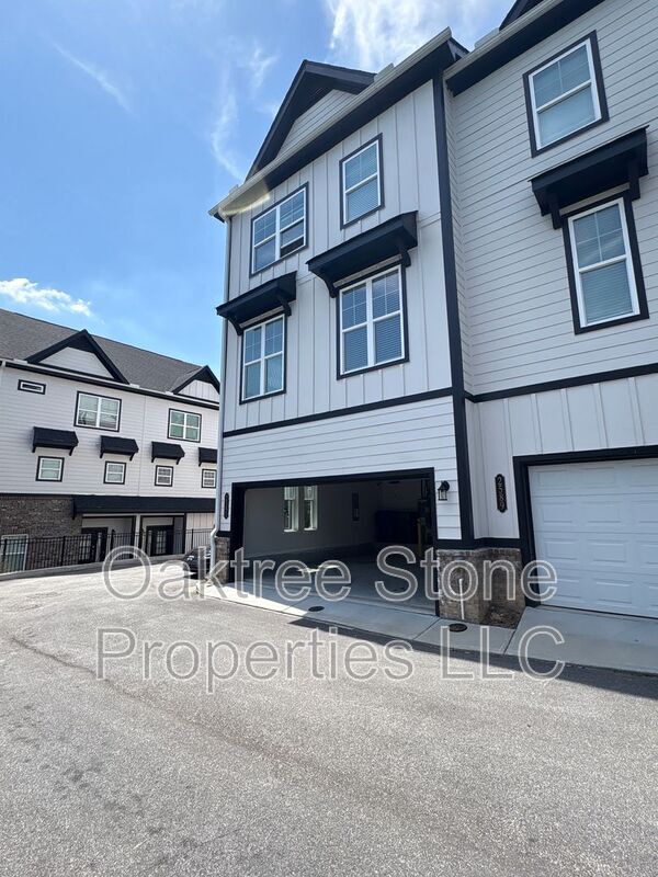 Building Photo - 2591 Ocean Dr NW
