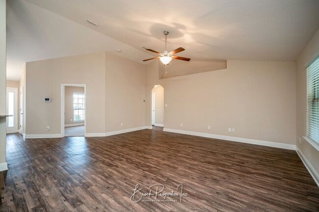 Building Photo - 2112 Stennis Dr