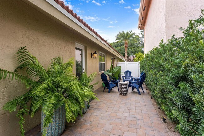 Building Photo - 10112 Aqua Vista Way