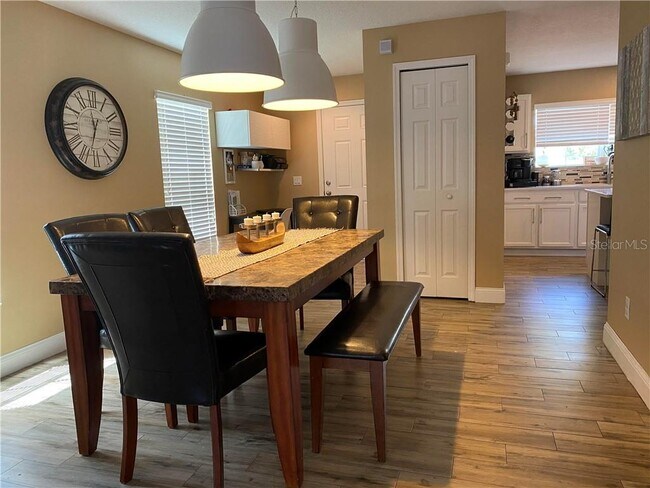 Building Photo - 2923 Puerta Del Sol Blvd