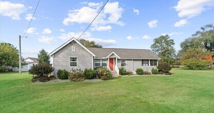 Building Photo - **COMING SOON**Quiet Living with Convenient Access In Ellendale!