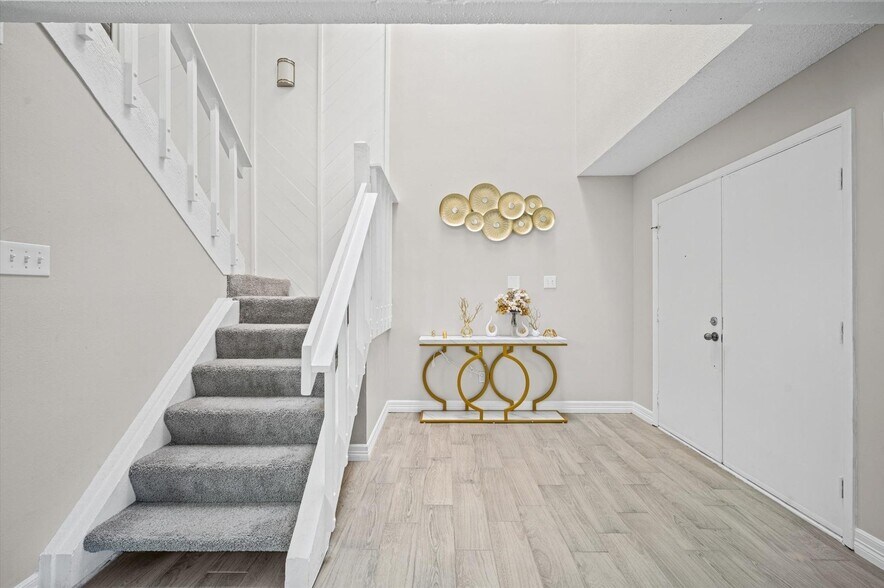Building Photo - 6171 Dryad Dr