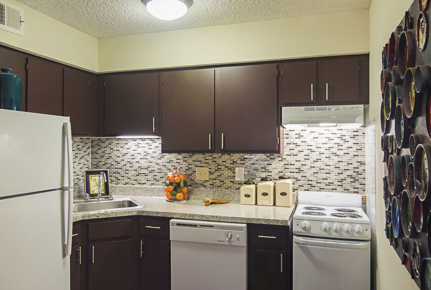 Oaks of Denton 425 Bernard St Denton TX 76201 Apartment Finder