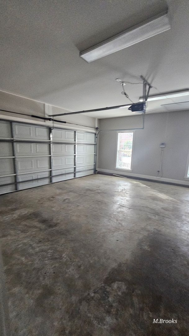 Building Photo - Beautiful 3/2 located in Valdosta