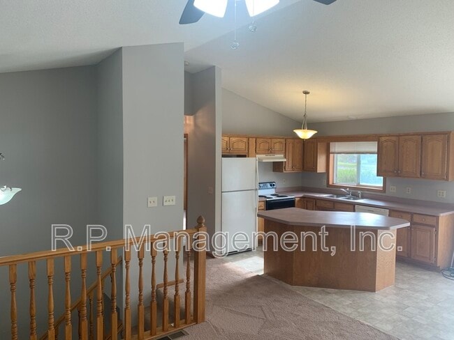 Building Photo - 9680 Bluegill Bay