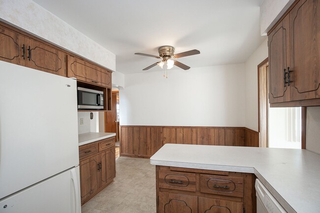 Building Photo - Charming 3 bedroom/2 bath House, Parma!