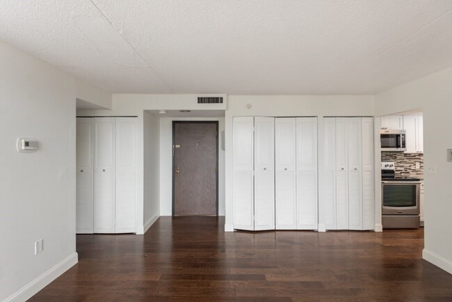 Building Photo - 73 Broad Reach