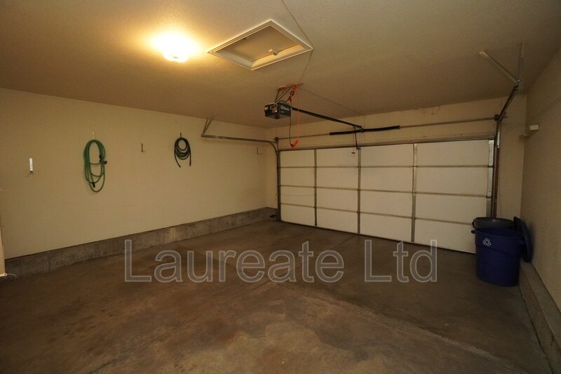 Building Photo - 632 S Yarrow St
