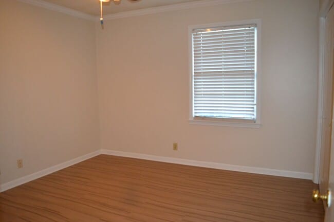 Building Photo - 222 Mary St