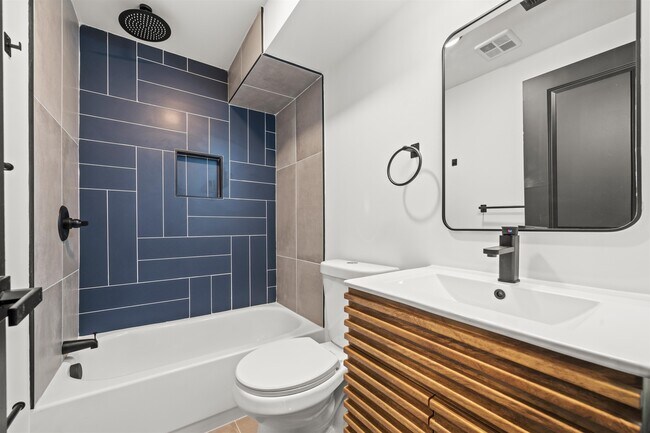 Building Photo - 14 Westervelt Pl