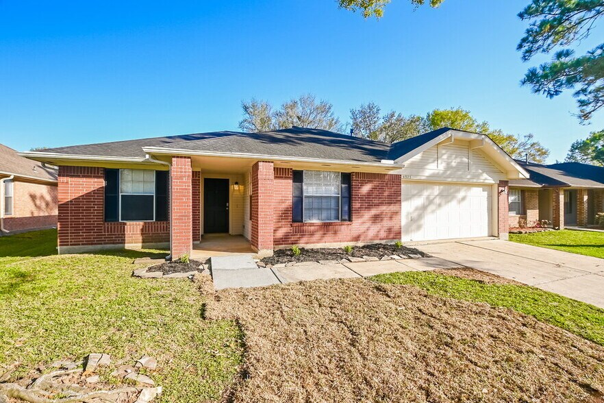 Building Photo - 4923 Bayboro Park Dr