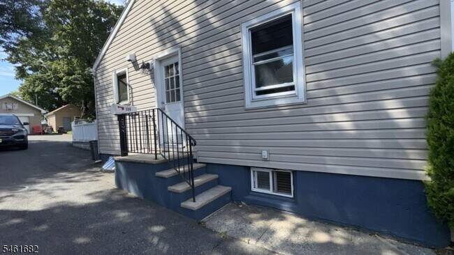 Building Photo - 109 Lee Ave